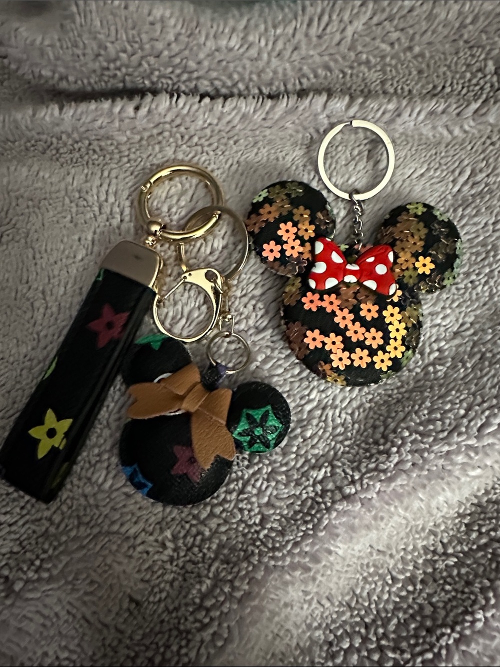 Women Floral Minnie Mouse Keychain Set - Black with Multicolor Accents
